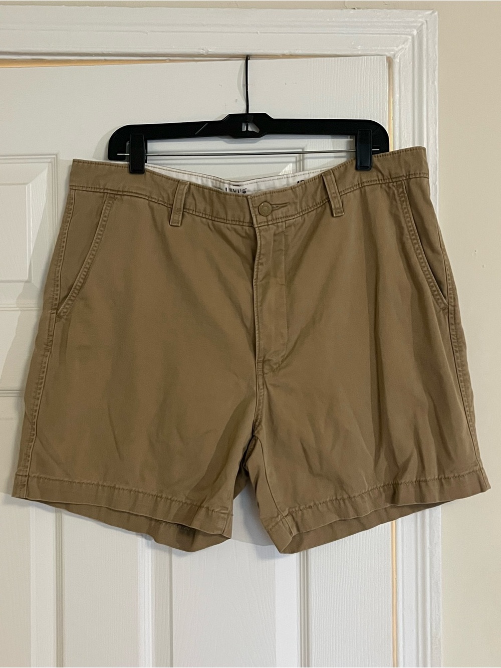 Levi's Men's Tan Flat Front Shorts